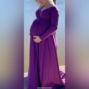 Pregnancy dress for pics worn once dark purple payed 55 askind 35